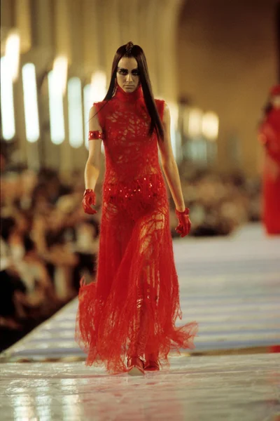 Look 10